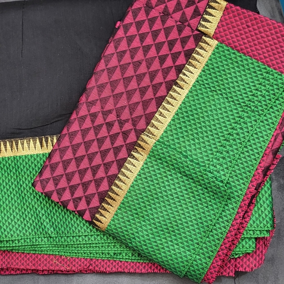 Saree - Picture 3 of 3